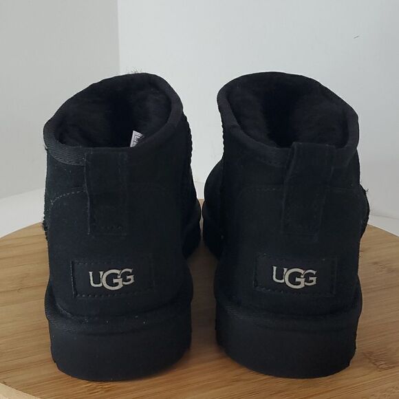 UGG Classic Ultra Mini Boot Black Suede Wool Ankle Shoe Men's US 9 New - Picture 4 of 13